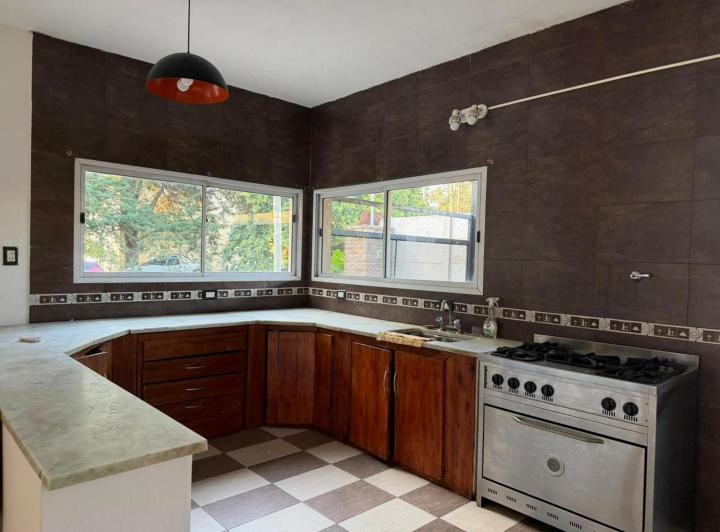 Casa · 225m² · 5 Ambientes · 4 Cocheras