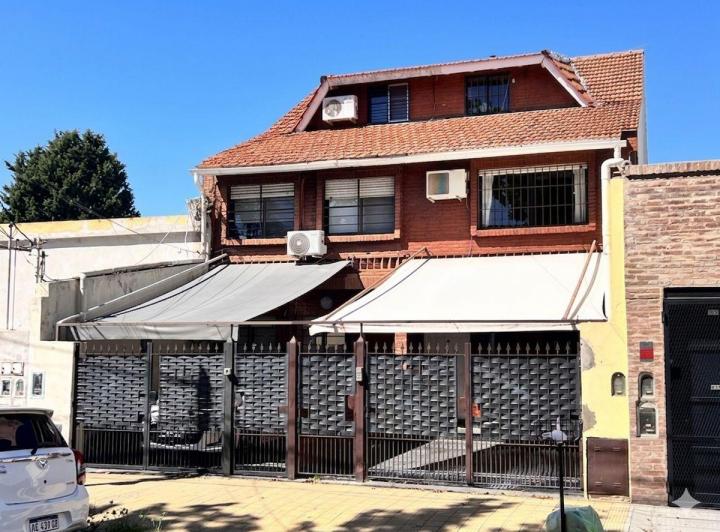 Casa · 132m² · 5 Ambientes · 1 Cochera