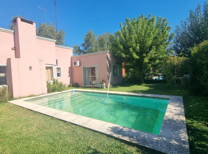 Casa · 126m² · 4 Ambientes · 3 Cocheras