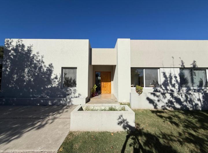 Casa · 165m² · 5 Ambientes