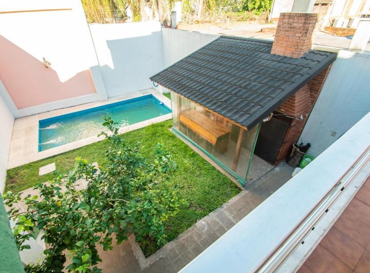 Casa · 136m² · 4 Ambientes · 5 Cocheras