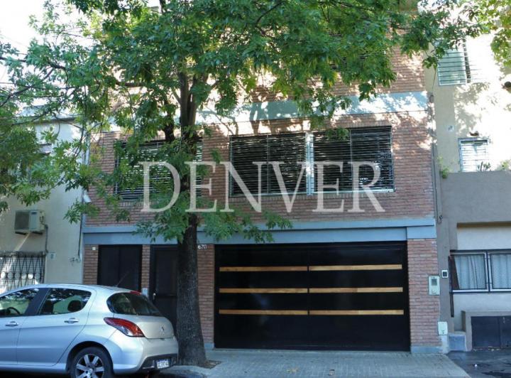 Casa · 390m² · 7 Ambientes · 4 Cocheras