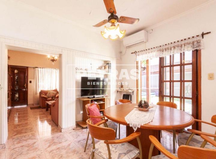 Casa · 135m² · 4 Ambientes · 2 Cocheras