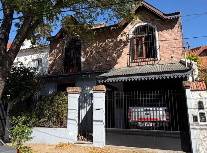 Casa · 160m² · 5 Ambientes · 1 Cochera