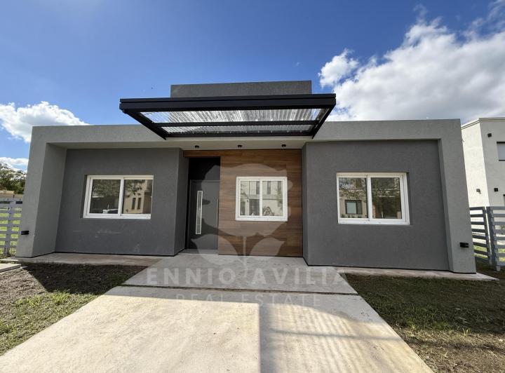 Casa · 117m² · 4 Ambientes · 2 Cocheras