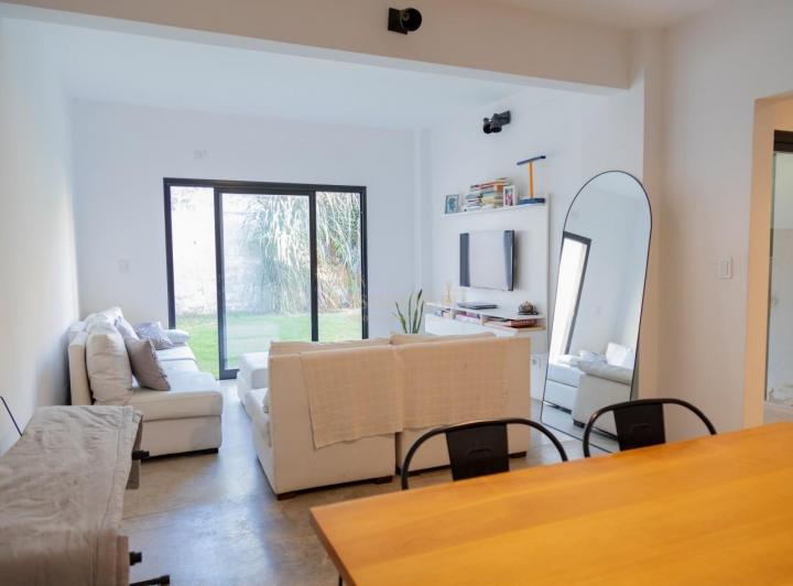 Casa · 170m² · 2 Ambientes · 1 Cochera