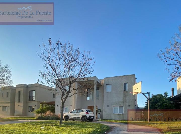 Casa · 205m² · 7 Ambientes
