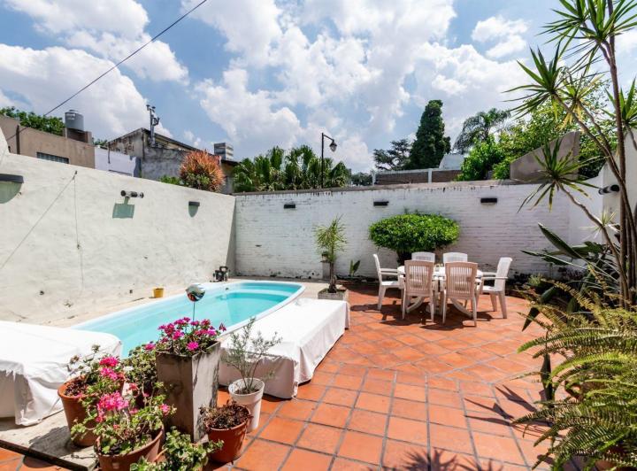 Casa · 245m² · 5 Ambientes · 1 Cochera