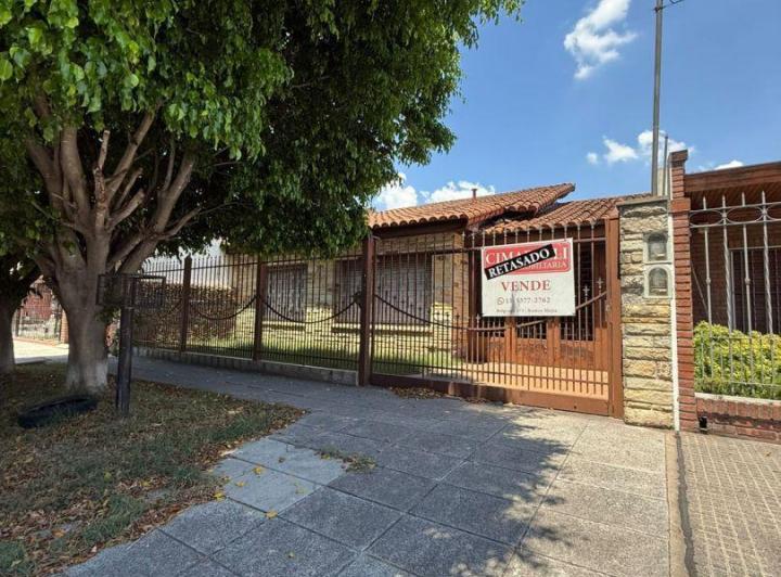 Casa · 165m² · 4 Ambientes · 1 Cochera