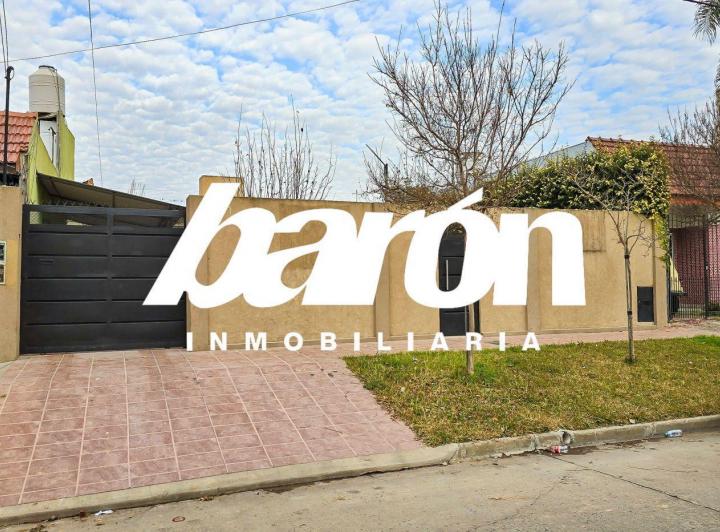 Casa · 110m² · 3 Ambientes · 5 Cocheras