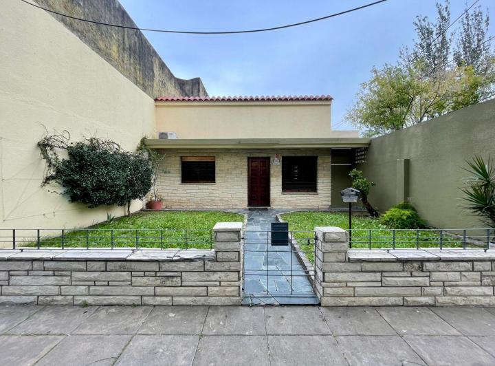 Casa · 165m² · 3 Ambientes · 1 Cochera