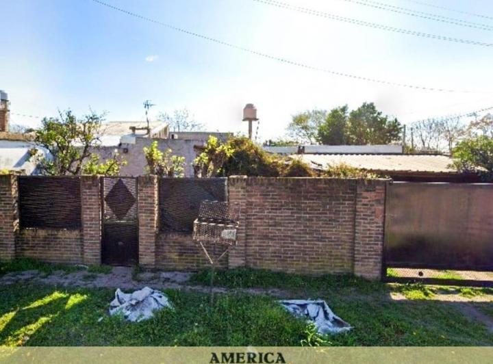Casa · 225ha · 5 Ambientes · 2 Cocheras