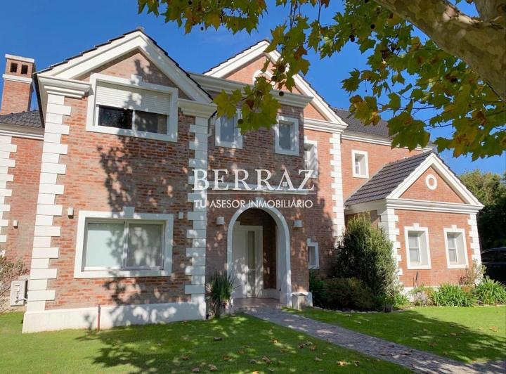 Casa · 287m² · 6 Ambientes · 1 Cochera