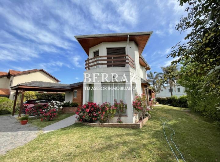Casa · 194m² · 5 Ambientes · 2 Cocheras