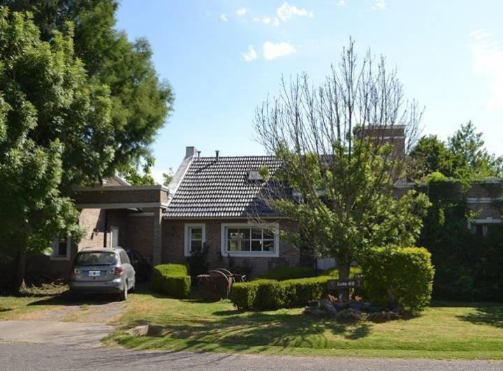 Casa · 240m² · 5 Ambientes · 1 Cochera