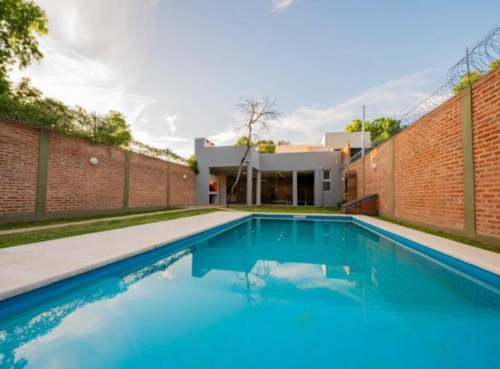 Casa · 65m² · 2 Ambientes · 2 Cocheras