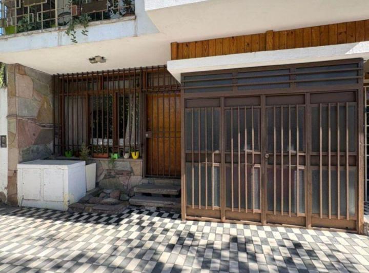 Casa · 75m² · 5 Ambientes · 1 Cochera
