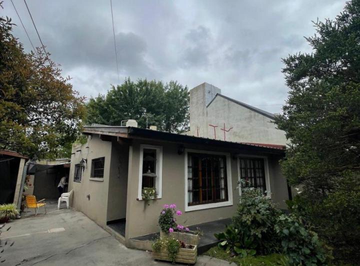 Casa · 96m² · 2 Ambientes · 1 Cochera
