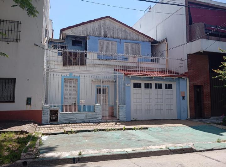 Casa · 200m² · 6 Ambientes · 1 Cochera