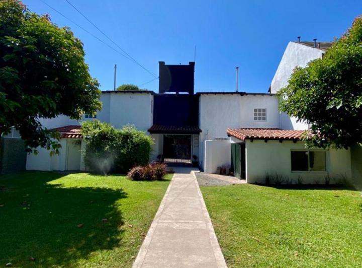 Casa · 174m² · 5 Ambientes · 3 Cocheras