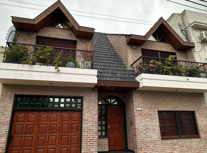Casa · 170m² · 5 Ambientes · 1 Cochera