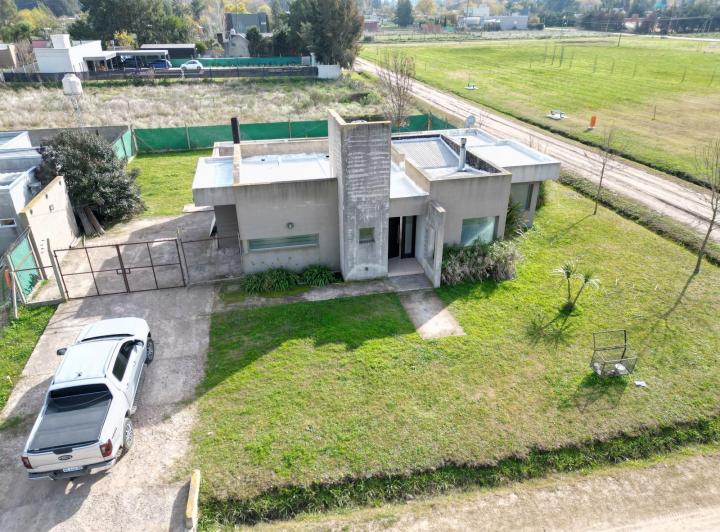 Casa · 98m² · 6 Ambientes · 1 Cochera