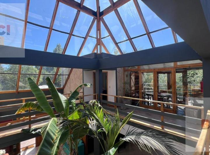 Casa · 315m² · 6 Ambientes · 3 Cocheras