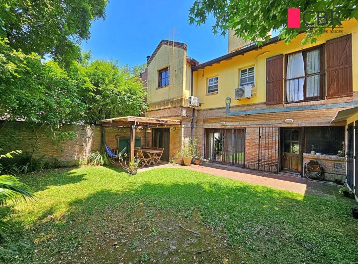 Casa · 180m² · 5 Ambientes · 3 Cocheras
