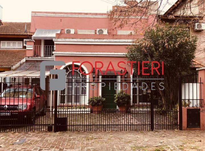 Casa · 190m² · 7 Ambientes · 2 Cocheras