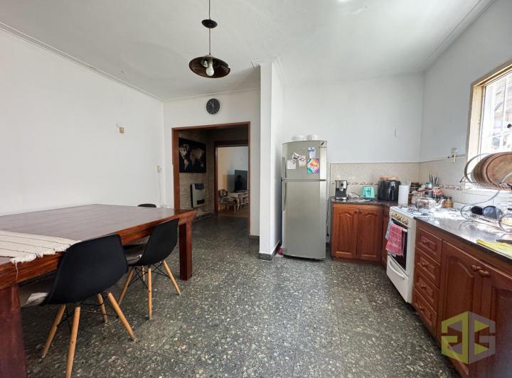 Casa · 150m² · 6 Ambientes · 1 Cochera