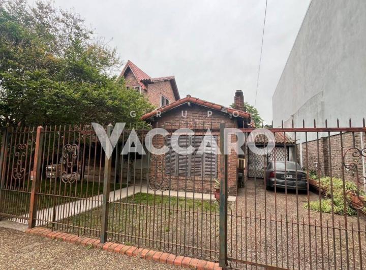 Casa · 135m² · 5 Ambientes · 2 Cocheras