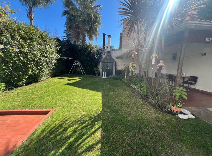 Casa · 150m² · 4 Ambientes · 2 Cocheras