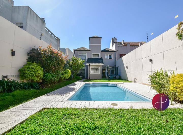 Casa · 224m² · 5 Ambientes · 2 Cocheras