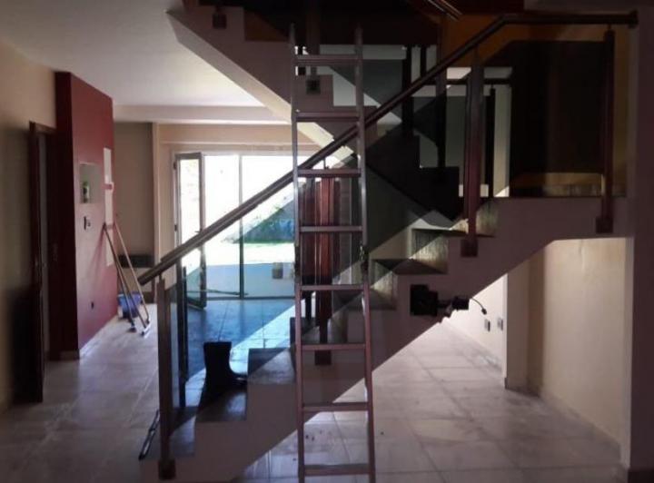 Casa · 200m² · 5 Ambientes · 1 Cochera