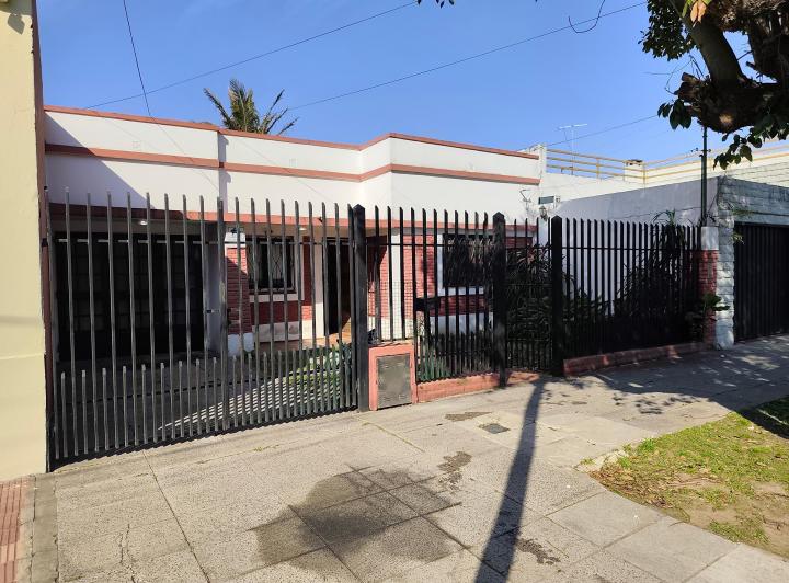 Casa · 151m² · 3 Ambientes · 2 Cocheras