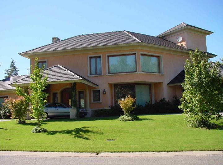 Casa · 380m² · 6 Ambientes · 2 Cocheras