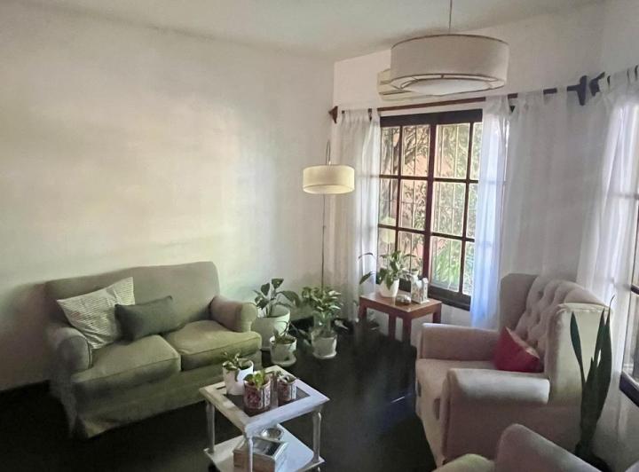 Casa · 178m² · 5 Ambientes · 1 Cochera