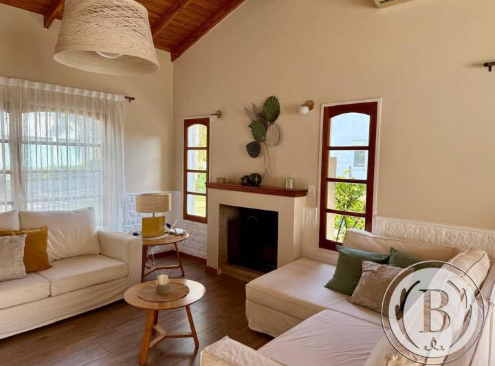 Casa · 172m² · 4 Ambientes · 2 Cocheras