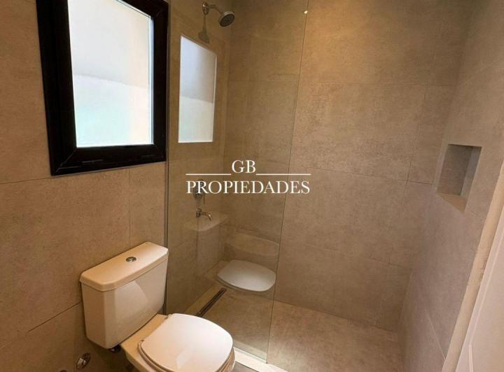 Casa · 111m² · 4 Ambientes · 3 Cocheras