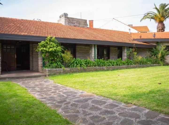 Casa · 555m² · 5 Dormitorios · 3 Cocheras