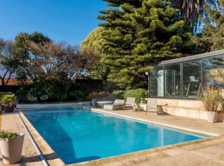 Casa · 500m² · 7 Ambientes · 5 Cocheras