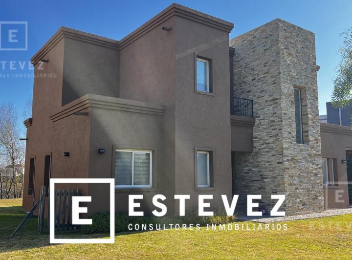 Casa · 200m² · 6 Ambientes · 2 Cocheras