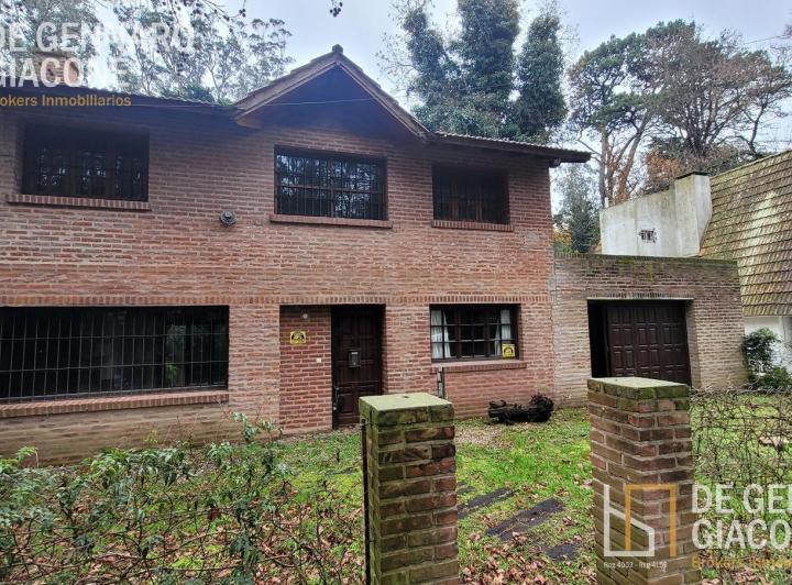 Casa · 191m² · 4 Ambientes · 2 Cocheras