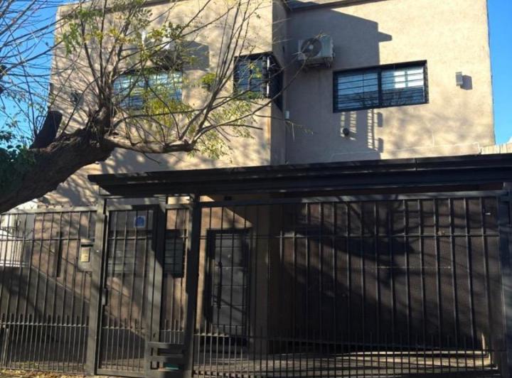Casa · 280m² · 5 Ambientes · 2 Cocheras