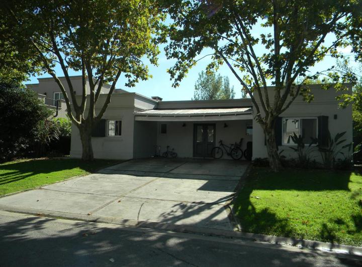 Casa · 155m² · 5 Ambientes · 3 Cocheras