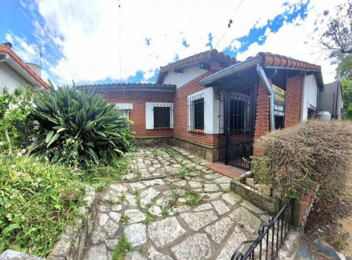 Casa · 95m² · 4 Ambientes · 1 Cochera