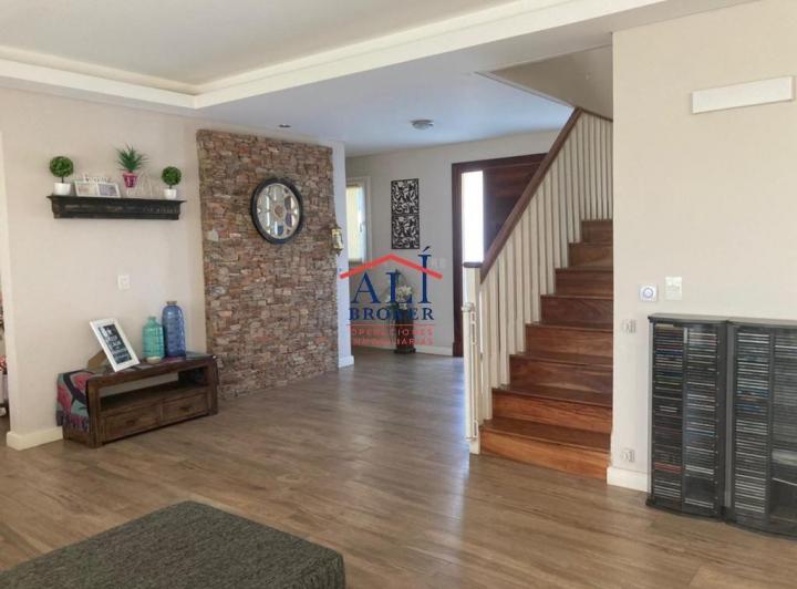Casa · 229m² · 3 Dormitorios · 3 Cocheras