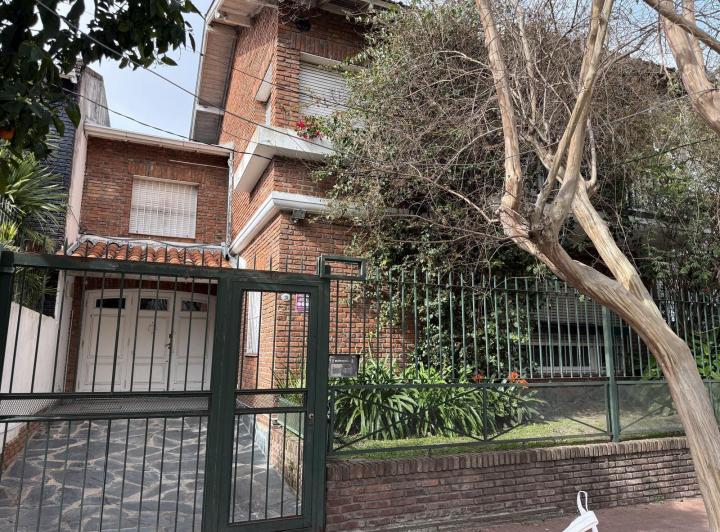 Casa · 278m² · 5 Ambientes · 2 Cocheras