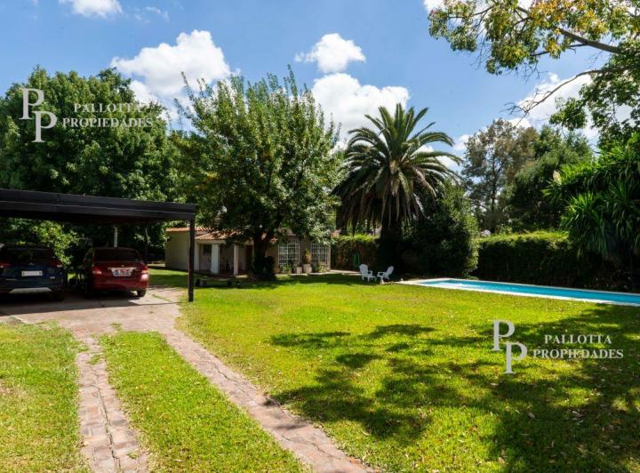 Casa · 80m² · 3 Ambientes · 2 Cocheras