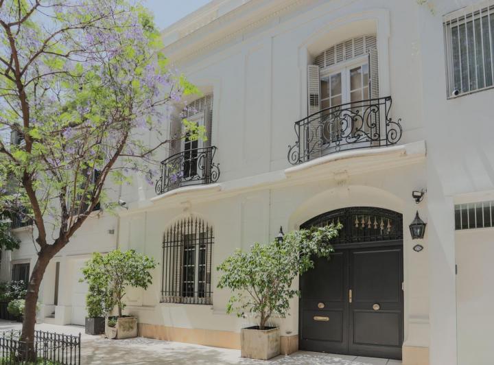 Casa · 415m² · 3 Dormitorios · 2 Cocheras